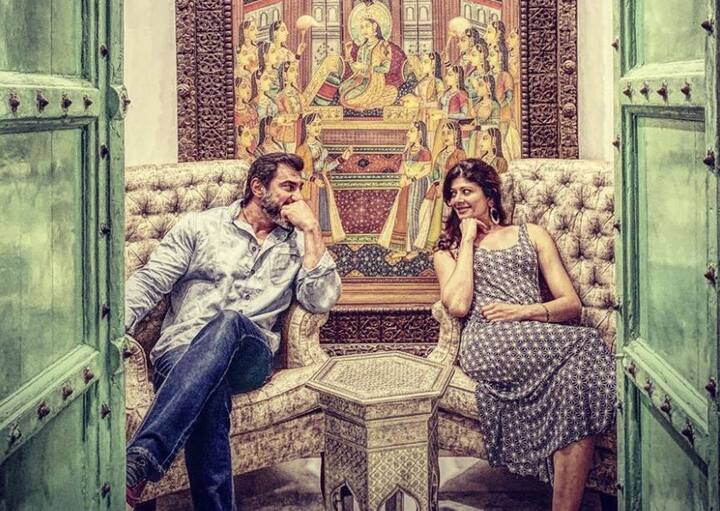 इससे पहले नवाब ने 4 जुलाई को एक वीडियो पोस्ट किया था जिसमें पूजा लाल चूड़ा पहने और नवाब अपनी रिंग को दिखाते नजर आ रहे थे. नवाब को अकसर सोशल मीडिया पर पूजा के लिए प्यार जताते देखा गया है. (Photo credit - Instagram @nawwabshah)