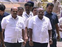 कर्नाटक संकट : पर्दे के पीछे असंतुष्ट विधायकों को मनाने में जुटी कांग्रेस