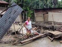 बिहार के 6 जिलों में बाढ़, असम में करीब 9 लाख लोग प्रभावित, गृहमंत्री अमित शाह ने अधिकारियों के साथ की समीक्षा