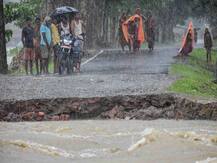 बिहार में नीतीश का सुशासन पानी-पानी: बेतिया, अररिया और दरभंगा सहित कई इलाकों में मचा हाहाकार