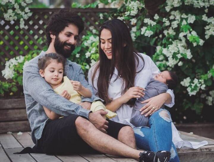 शाहिद कपूर अपनी पत्नी और बच्चों के साथ. शाहिद कपूर को पहले एक बेटी और उसके बाद एक बेटा हुआ है.