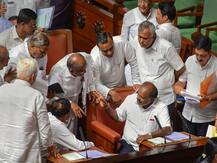 कर्नाटक संकट पर SC में सुनवाई, बागियों ने कहा- हमें न पार्टी का समर्थन करना है, न विरोध, मजबूर किया जा रहा है