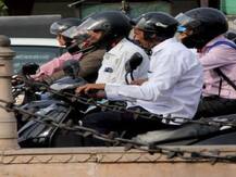 चार साल से बड़े बच्चों के लिए भी हेलमेट अनिवार्य, नहीं पहनने पर सस्पेंड हो जाएगा ड्राइविंग लाइसेंस