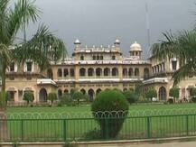 प्रयागराज: प्रियंका गांधी ने जिस छात्रनेता के लिए उठाई आवाज़, अब उसके यूनिवर्सिटी में दाखिल होने पर ही लगी पाबंदी