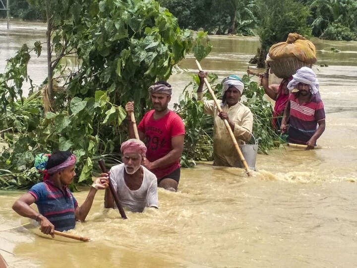 Floods ravage north-east India & Bihar, IMD declares red color warning for kerala बिहार-असम और यूपी में बाढ़ से अबतक 70 की मौत, केरल में भारी बारिश के बाद रेड अलर्ट जारी