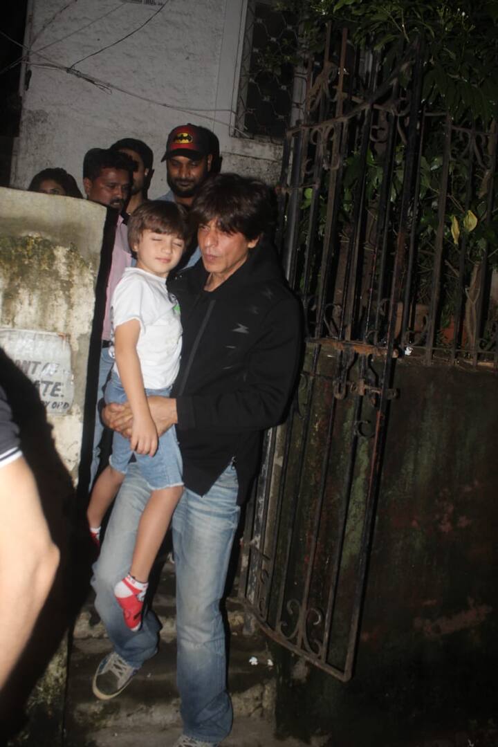 फिलहार पूरे खान परिवार की ये तस्वीरें फैंस को राहत देने वाली हैं.