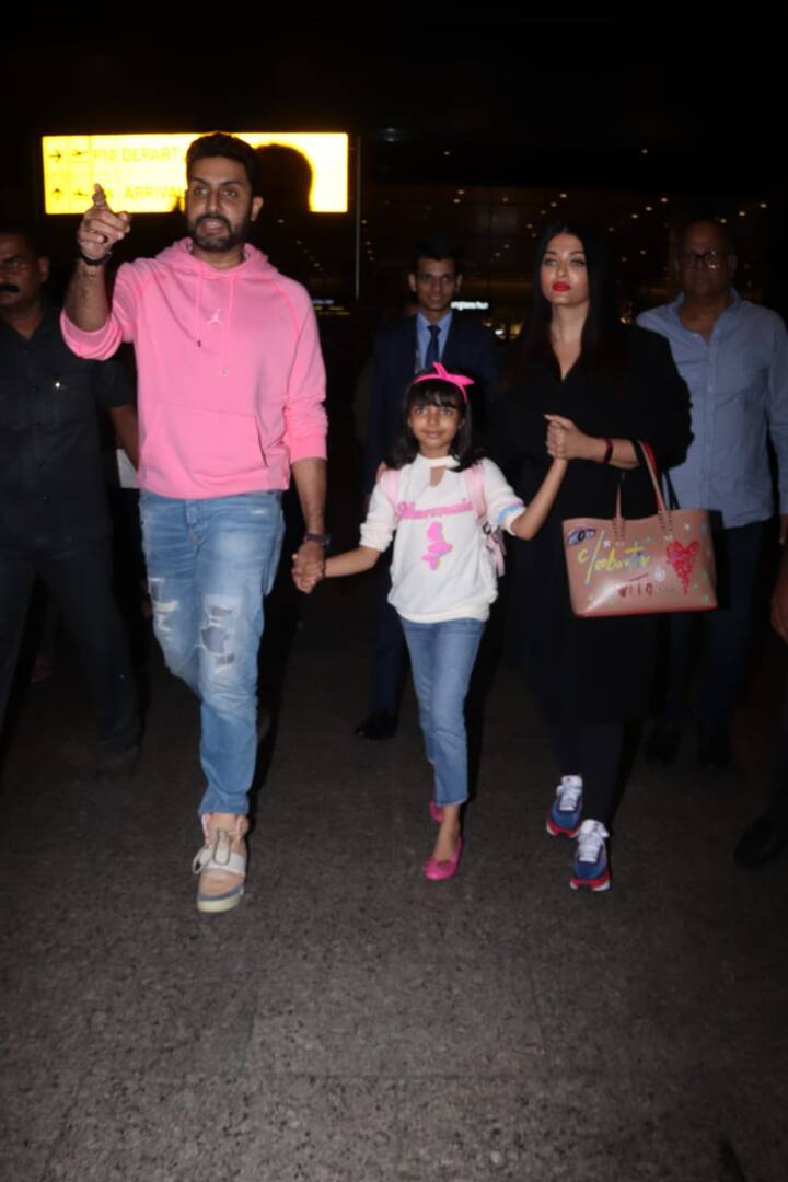 बॉलीवुड अभिनेता अभिषेक बच्चन और ऐश्वर्या राय बच्चन को कल बेटी आराध्या के साथ मुंबई एयरपोर्ट पर स्पॉट किया गया.