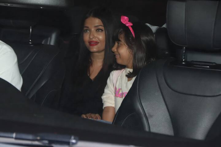 मां ऐश्वर्या के साथ आराध्या की ये तस्वीरें फैंस को काफी पसंद आ रही हैं. 