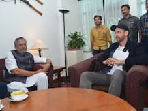 बिहार के डिप्टी CM सुशील मोदी से मिले ऋतिक रोशन, ‘सुपर 30’ को टैक्स फ्री करने के लिए कहा शुक्रिया