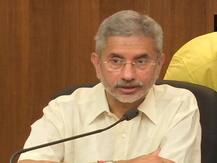 विदेश मंत्रालय ने कहा- जाधव की वापसी के लिए पुरजोर कोशिश करेंगे, एस जयशंकर ने परिवार से की बात