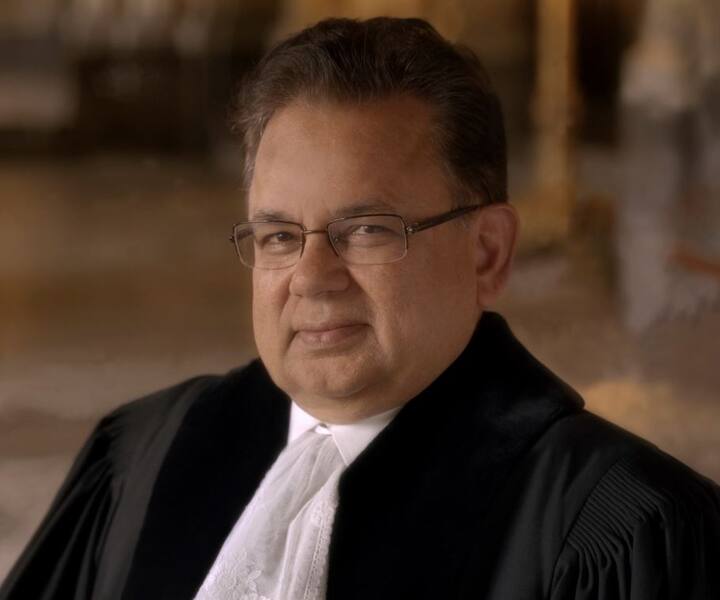 भारत की तरफ से जज दलवीर भंडारी आईसीजे के 16 सदस्यीय जजों के पैनल में हैं और ये 27 अप्रैल 2012 से आईसीजे के सदस्य हैं. वहीं 6 फरवरी 2018 को इन्हें आईसीजे में दोबारा निर्वाचित किया गया था.