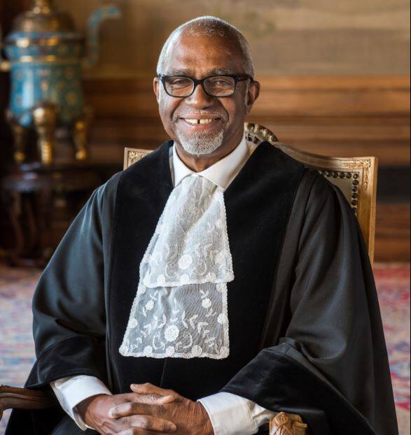 जज पैट्रिक लिप्टन रॉबिनसन जमैका देश से आते हैं और 6 फरवरी 2015 से आईसीजे कोर्ट के सदस्य हैं.