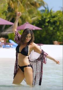 सोफी चौधरी की ये दिलकश अदाएं छेड़ देंगी आपके दिल के तार, देखें तस्वीरें