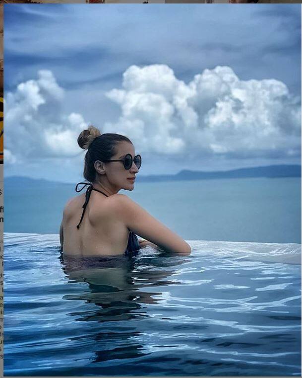 (सभी तस्वीरें राय लक्ष्मी के इंस्टाग्राम अकाउंट @iamraailaxmi से ली गई हैं. )