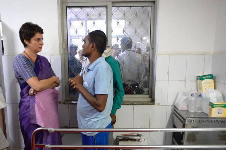  सोनभद्र में घोरावल थाना क्षेत्र के उधा गांव में जमीन को लेकर विवाद हो गया था, जिसके बाद गोलीबारी में 10 आदिवासियों की मौत हो गई.