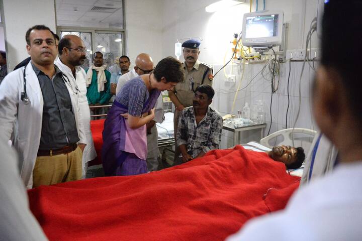 इसके बाद वो पीड़ित परिवार से मिलने सोनभद्र जा रहीं थीं, लेकिन उन्हें रास्ते पर रोक दिया गया है.