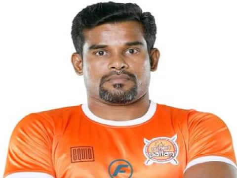 Pro Kabaddi League 2019: हरियाणा स्टीलर्स के कप्तान बने धर्मराज चेरालथन, ताऊ देवी लाल स्टेडियम को बनाया आधिकारिक सेंटर Pro Kabaddi League 2019: हरियाणा स्टीलर्स के कप्तान बने धर्मराज चेरालथन, ताऊ देवी लाल स्टेडियम को बनाया आधिकारिक सेंटर