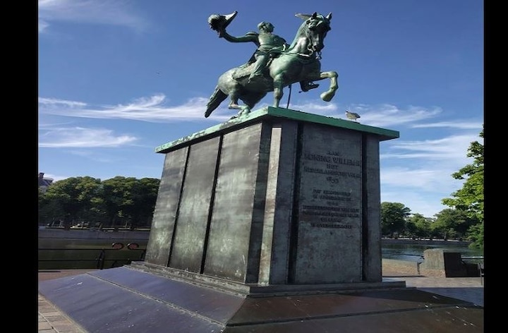 This statue in Netherland is setting an example for combining history with development BLOG: विकास और ऐतिहासिक धरोहर को संजोने का नायाब उदाहरण है नीदरलैंड की ये मूर्ति