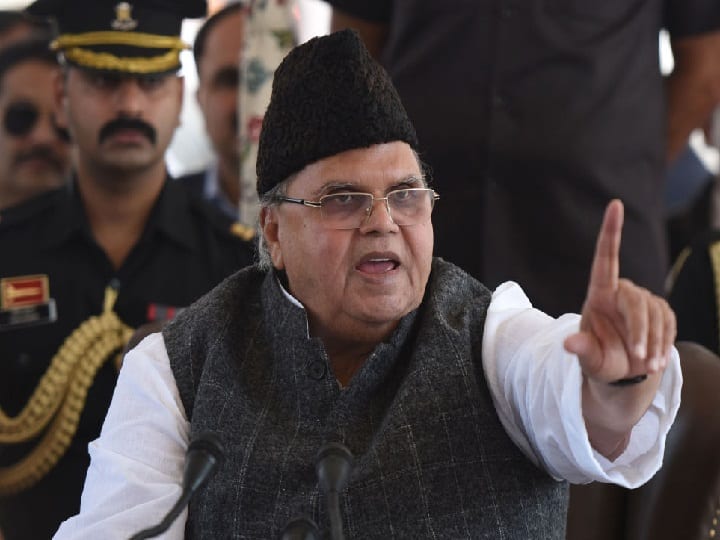 Controversial statement by Jammu Kashmir governor Satya Pal Malik जम्मू-कश्मीर: राज्यपाल सत्यपाल मलिक का विवादित बयान, कहा- आतंकी पुलिसवालों को नहीं, भ्रष्ट नेताओं को मारें