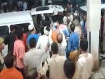 यूपीः हापुड़ में भीषण सड़क हादसा, 9 की मौत, मरने वालों में महिला-बच्चे भी शामिल