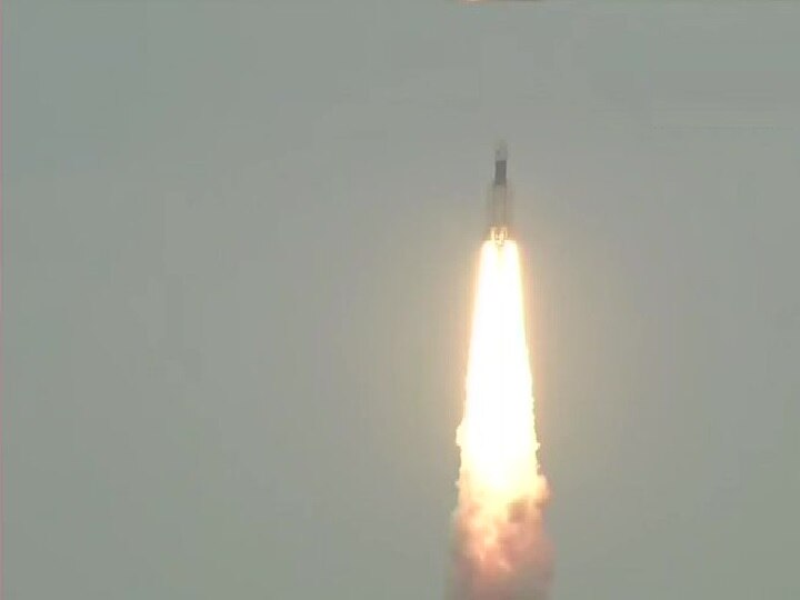 isro launch chandrayaan 2 from sriharikota अंतरिक्ष में भारत की बड़ी उड़ान: Chandrayaan-2 दोपहर 2 बजकर 43 मिनट पर हुआ लॉन्च