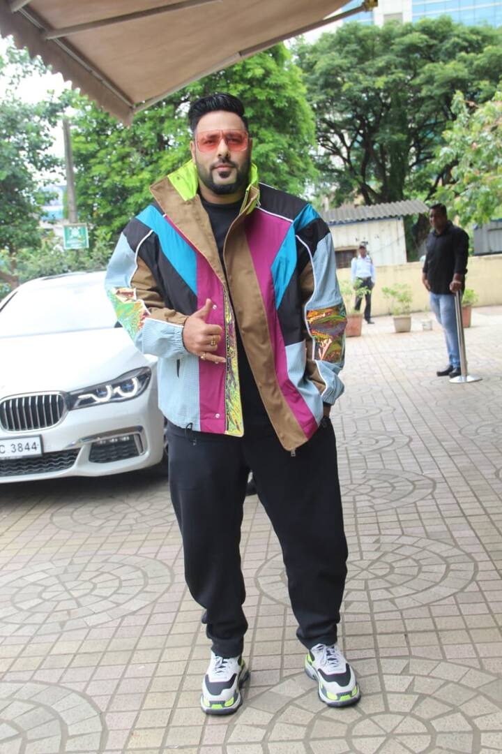 इस दौरान बादशाह अपने कूल अंदाज़ में पोज़ देते हुए भी दिखाई दिए. (तस्वीर: मानव मंगलानी)
