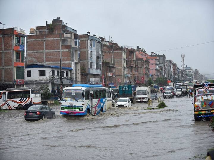 Nepal flood damages road, rs 22 crore needed for repair नेपाल: भारी बारिश ने मचाई तबाही, सड़कों को ठीक करने में लगेंगे 22 करोड़ रुपये