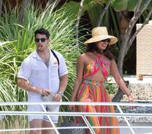 पति निक जोनास संग बेहद HOT अंदाज में छुट्टियां मनाती दिखीं प्रियंका चोपड़ा, देखें तस्वीरें