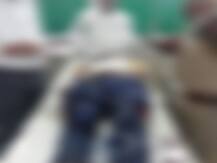 गोरखपुरः फैक्‍ट्री की दीवार पर चढ़कर गेंद ढूंढ रहे छात्र को गार्ड ने मारी गोली, PGI रेफर
