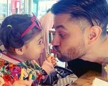 कभी गाय का दूध निकालते तो कभी घोड़ों के साथ खेलते दिखे इनाया और तैमूर, देखें बेहद Cute तस्वीरें