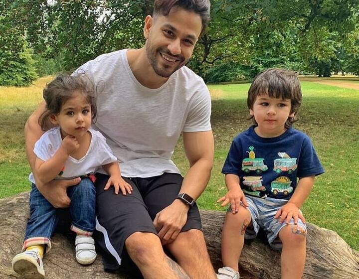 सोहा और कुणाल दोनों ही आए दिन अपनी लाडली की तस्वीरें सोशल मीडिया पर पोस्ट करते नजर आ रहे हैं. 