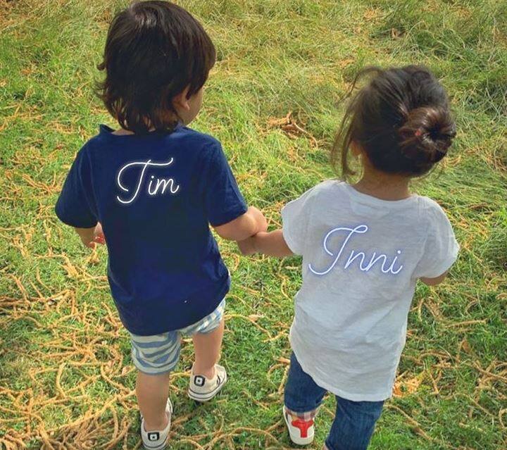 इससे पहले दोनों की साथ में ये तस्वीर सामने आई थी. दोनों पार्क में एक दूसरे का हाथ पकड़ कर चलते नजर आए. (सभी तस्वीरें - इंस्टाग्राम)