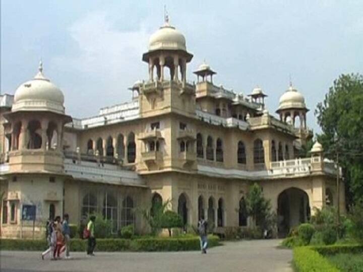 यूपी: हाईकोर्ट पहुंचा इलाहाबाद सेंट्रल यूनिवर्सिटी में असिस्टेंट प्रोफेसर्स की भर्ती का विवाद UP- Assistant Professors recruitment Controversy of Allahabad Central University यूपी: हाईकोर्ट पहुंचा इलाहाबाद सेंट्रल यूनिवर्सिटी में असिस्टेंट प्रोफेसर्स की भर्ती का विवाद