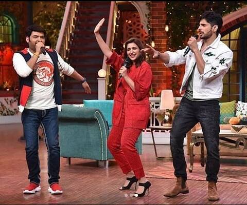 प्रियंका-निक की शादी पर कपिल का जोक, कहा- अंग्रेज एक बार फिर लूट ले गए हमें प्रियंका-निक की शादी पर कपिल का जोक, कहा- अंग्रेज एक बार फिर लूट ले गए हमें