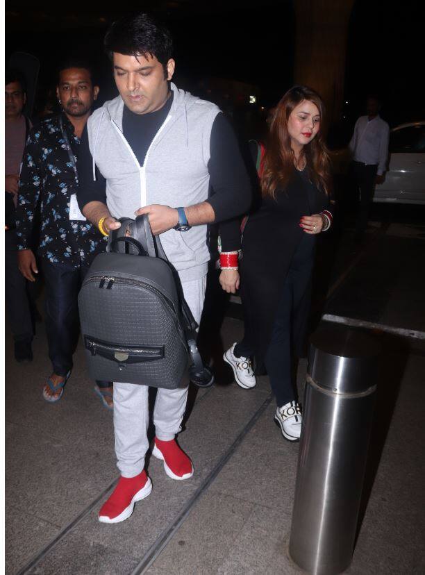कल रात इस जोड़ी को मुंबई एयरपोर्ट पर स्पॉट किया गया. 