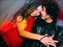 मिस्ट्री गर्ल के साथ दिखे शाहरुख खान के बेटे आर्यन, पार्टी करते तस्वीर वायरल