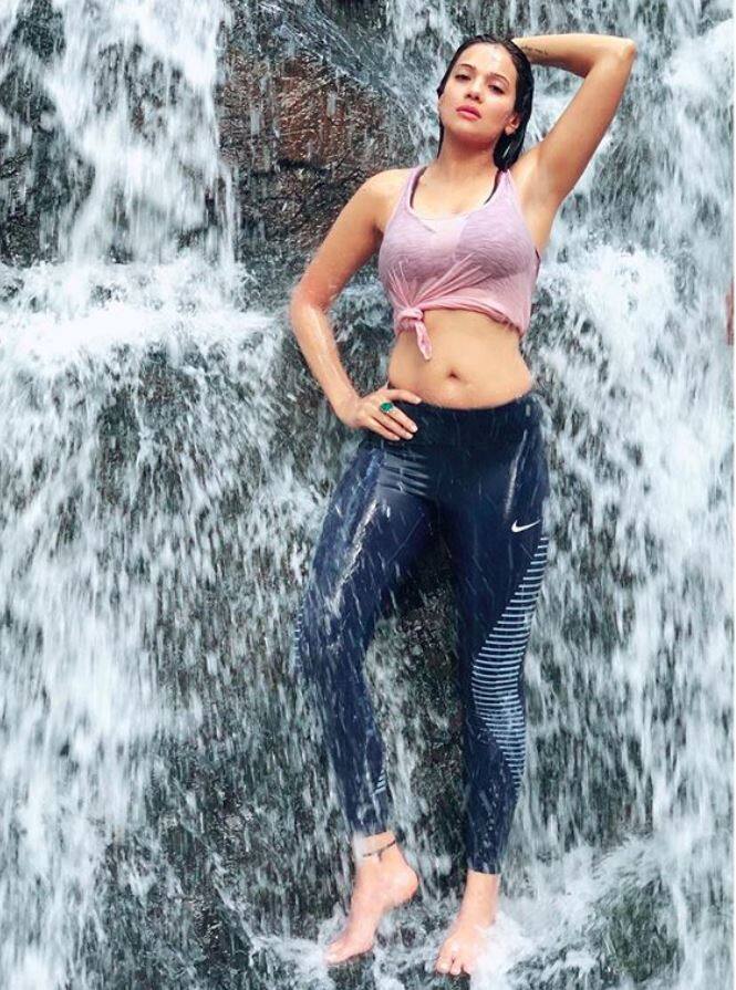 मेघा सोशल मीडिया पर काफी एक्टिव हैं और आए दिन अपनी खूबसूरत तस्वीरें सोशल मीडिया पर शेयर करती रहती हैं. (फोटो: इंस्टाग्राम/मेघा गुप्ता)