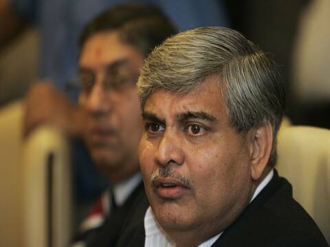 ICC चीफ शशांक मनोहर को आम्रपाली ग्रुप से मिले 36 लाख रुपये, कोर्ट के जजमेंट में आया सामने ICC चीफ शशांक मनोहर को आम्रपाली ग्रुप से मिले 36 लाख रुपये, कोर्ट के जजमेंट में आया सामने