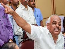 कर्नाटक: स्पीकर ने कांग्रेस के दो बागी और एक निर्दलीय विधायक को अयोग्य ठहराया, बाकियों पर फैसला जल्द