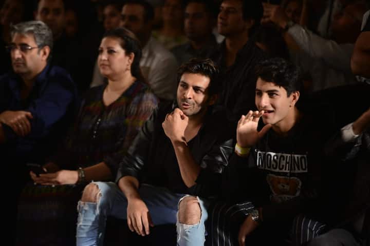 सारा को यहां चियर करने के लिए खुद उनके भाई इब्राहिम अली खान और अभिनेता कार्तिक आर्यन पहुंचे थे.