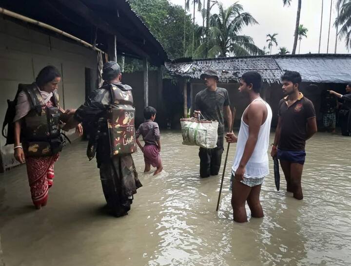 आपदा प्रबंधन विभाग ने कहा कि बिहार में चार और लोगों की मौत के साथ ही बाढ़ में मरने वाले लोगों की संख्या 127 हो गई है. विभाग ने एक विज्ञप्ति में कहा कि राज्य में 13 जिले बाढ़ से प्रभावित हैं, जहां 82.84 लाख लोग प्रभावित हैं.