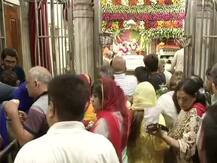 सावन का दूसरा सोमवार: शिव मंदिरों में भक्तों की भारी भीड़, हर हर महादेव के नारों से गूंज रहे शिवाले