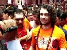 देवघर स्थित बाबा वैद्यनाथ मंदिर में तेजप्रताप यादव ने की पूजा, लुक को लेकर चर्चा में रहे