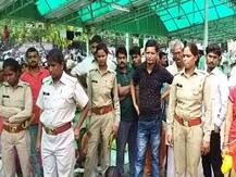 उन्नाव गैंगरेप पीड़िता के चाचा की जेल से रिहाई के लिए धरने पर परिवार, स्पेशल सीबीआई कोर्ट में अर्जी दाखिल की