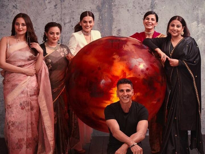 Akshay kumar and Vidya balan Mission Mangal box office collection day 3 BOX OFFICE: पहले तीन दिनों में अक्षय और विद्या की ‘मिशन मंगल’ की कमाई 70 करोड़ के पार