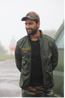 भारतीय सेना के बीच पहुंचे विक्की कौशल ने जवानों के लिए बनाई रोटी, शेयर की खास तस्वीरें