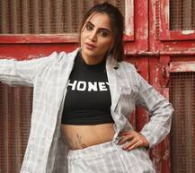 \'बिग बॉस\' फेम अर्शी खान बनीं प्रोड्यूसर, नए सॉन्ग \'शाह मेरे\' के लिए करेंगी एक्टिंग, डायरेक्श और प्रोडक्शन