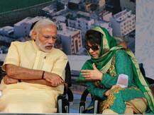 J&K: महबूबा बोलीं- अमरनाथ की एडवाइजरी से खौफजदा हैं लोग, राज्य के विशेष दर्जे के साथ छेड़छा़ड न करें