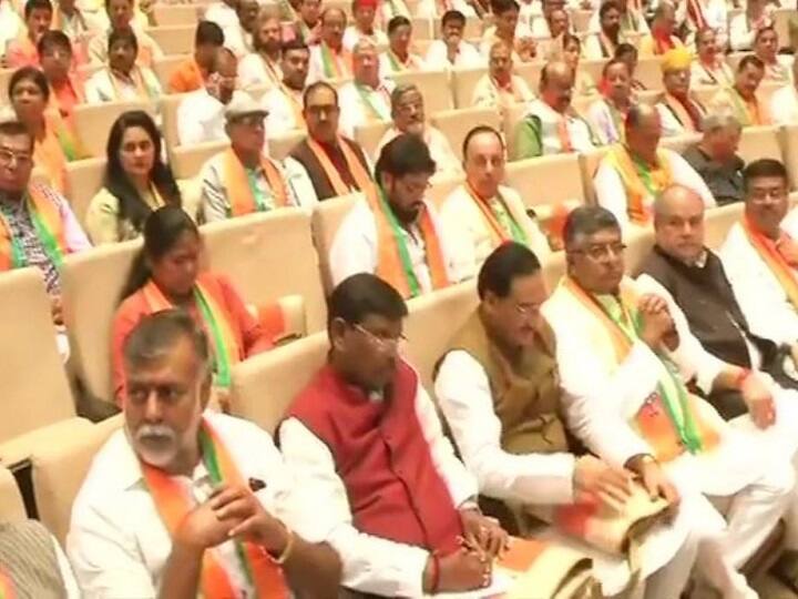 सांसदों को बेहतर बनाने के लिए BJP का ट्रेनिंग प्रोग्राम शुरू, PM मोदी ने किया सत्र का शुभारंभ PM Narendra Modi and Amit Shah starts BJP MP training programme in Delhi सांसदों को बेहतर बनाने के लिए BJP का ट्रेनिंग प्रोग्राम शुरू, PM मोदी ने किया सत्र का शुभारंभ