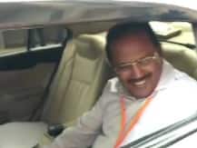 जम्मू-कश्मीर को लेकर जारी अनिश्चितता के बीच अमित शाह ने NSA और गृह सचिव के साथ की बैठक